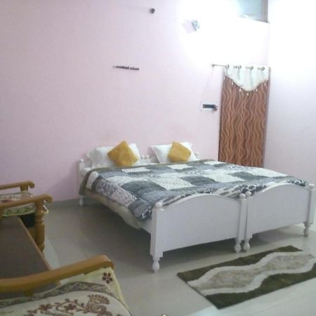Hotel Shri Mahant Orchha 5 Mint Walking From Ram Raja Temple Bagian luar foto
