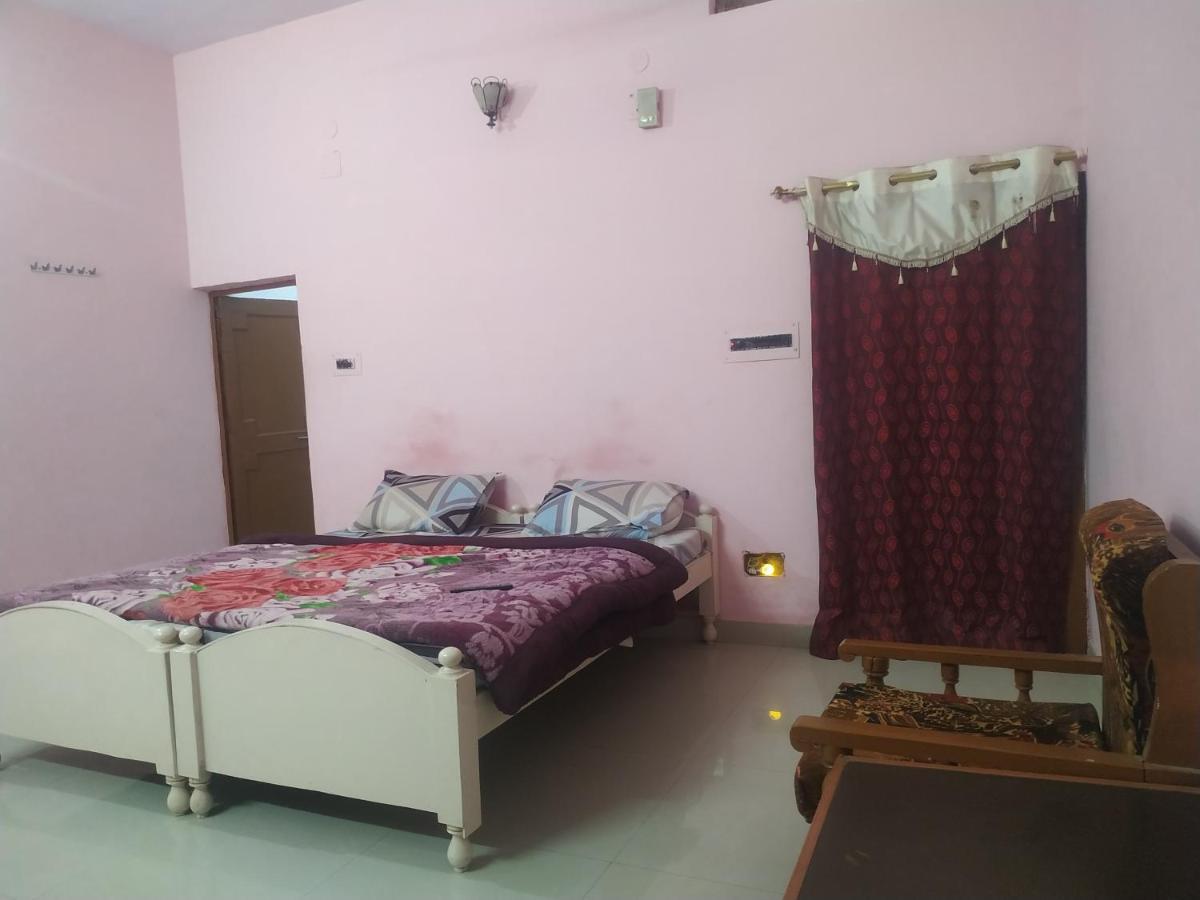 Hotel Shri Mahant Orchha 5 Mint Walking From Ram Raja Temple Bagian luar foto