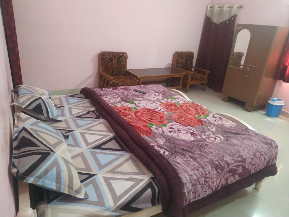 Hotel Shri Mahant Orchha 5 Mint Walking From Ram Raja Temple Bagian luar foto