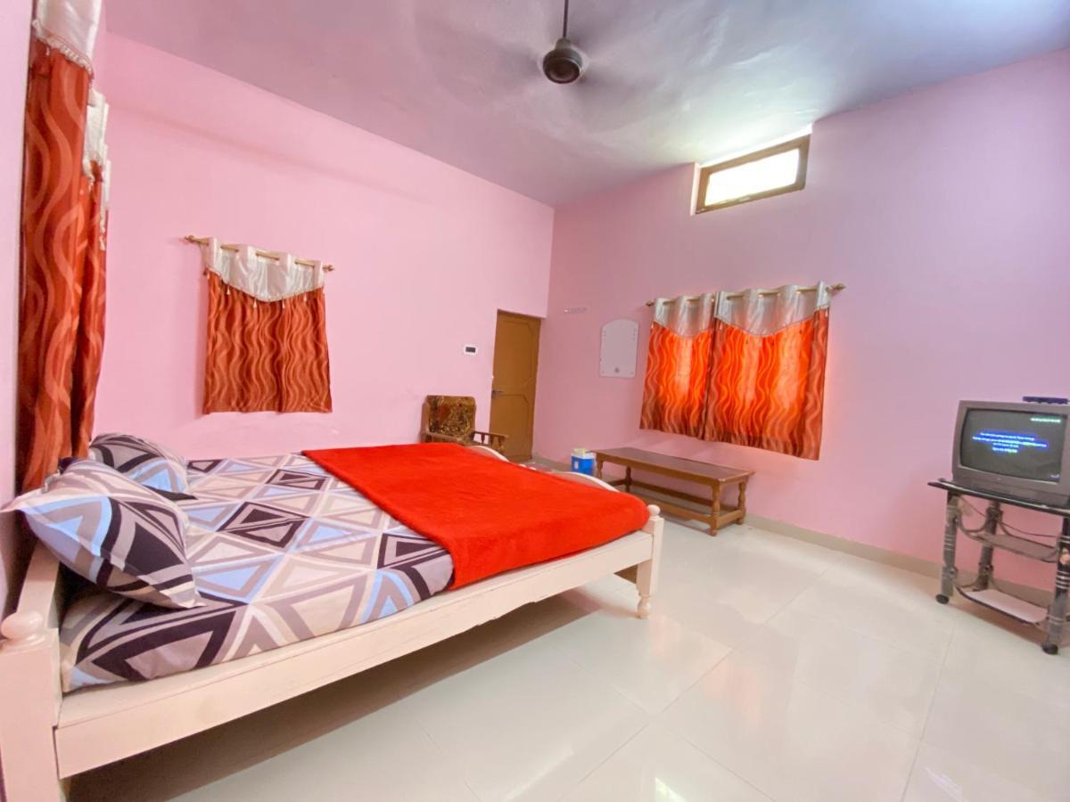 Hotel Shri Mahant Orchha 5 Mint Walking From Ram Raja Temple Bagian luar foto