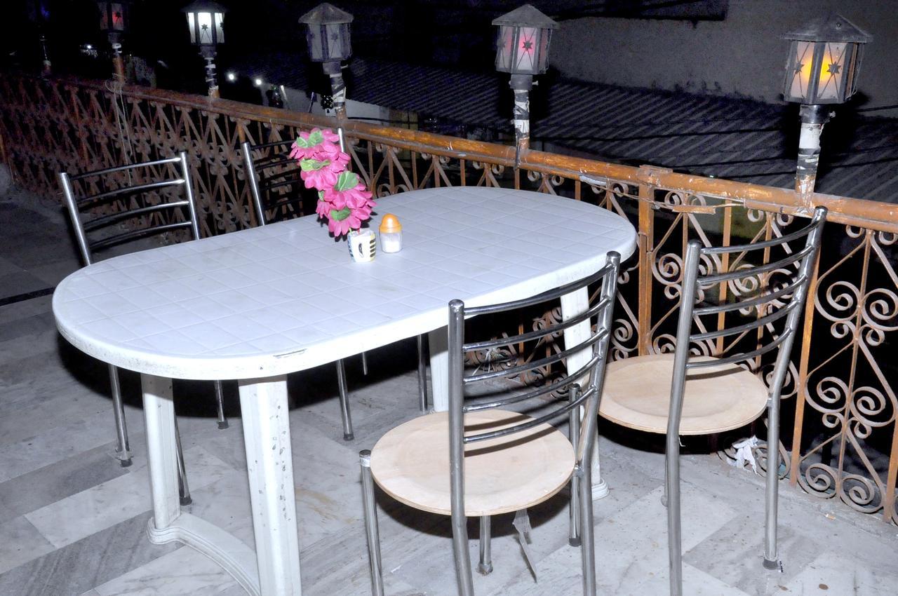 Hotel Shri Mahant Orchha 5 Mint Walking From Ram Raja Temple Bagian luar foto