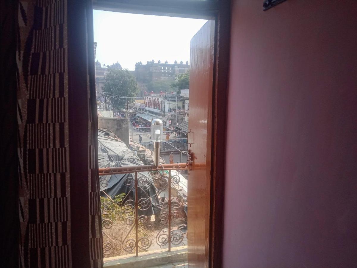 Hotel Shri Mahant Orchha 5 Mint Walking From Ram Raja Temple Bagian luar foto